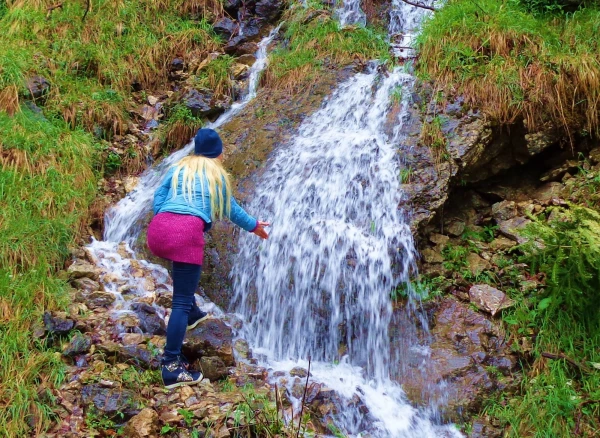 горная вода чиста и холодна