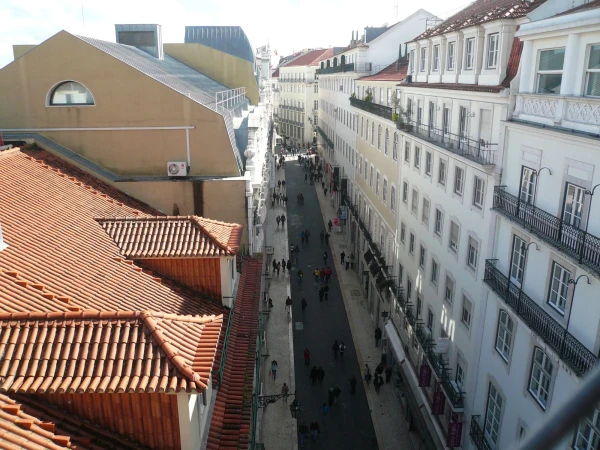 Rua do Carmo - вид с перехода от лифта...