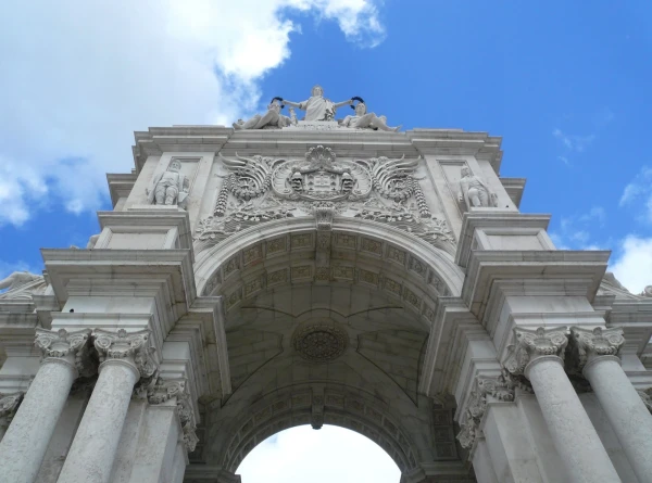 Триумфальная арка (Arco да Rua Augusta)