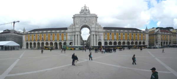 Торговая площадь (Praça do Comercio)