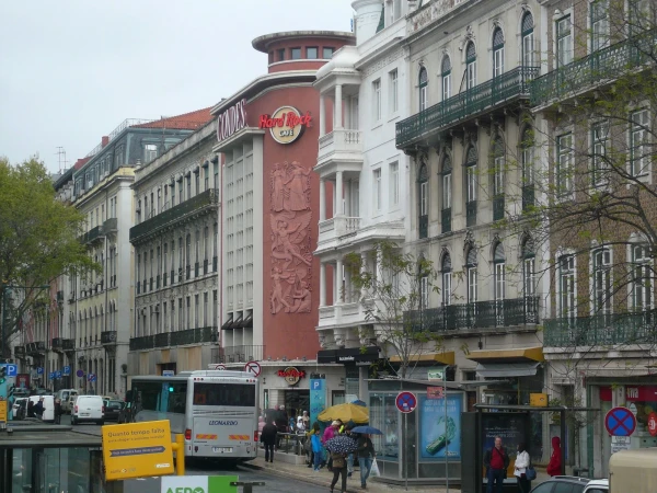 Площадь Рестаурадориш (Praça dos Restauradores)