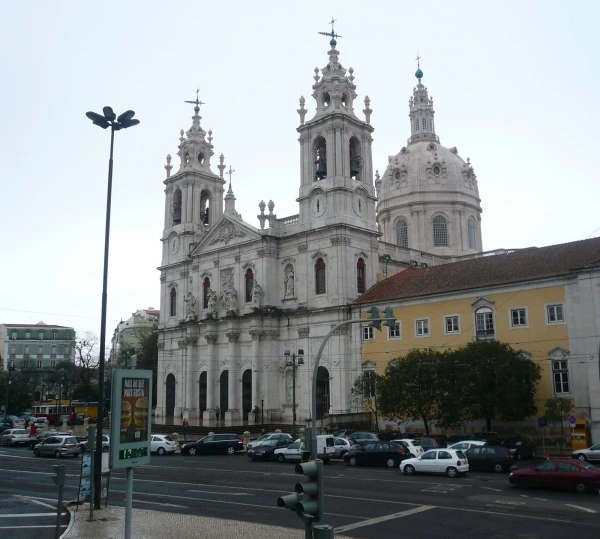 Базилика-да-Эштрела (Basílica da Estrela)