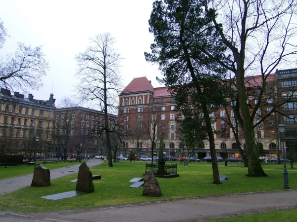 Парк (Vanha kirkkopuisto)Хельсинки)