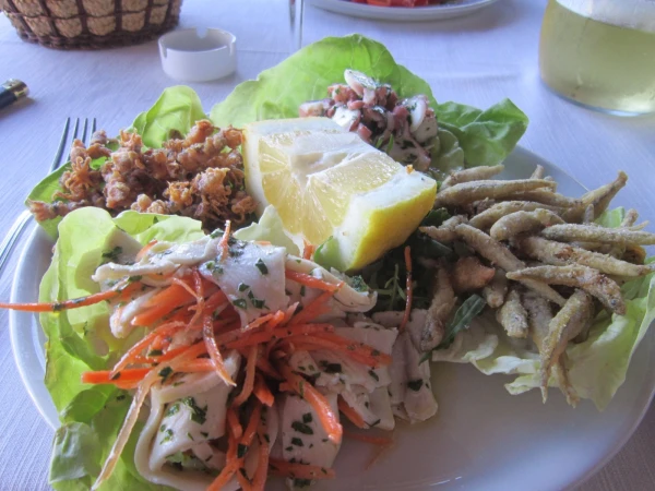 Типа "frutti di mare"