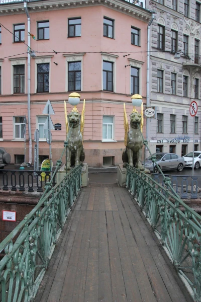 Грифоны Банковского моста.