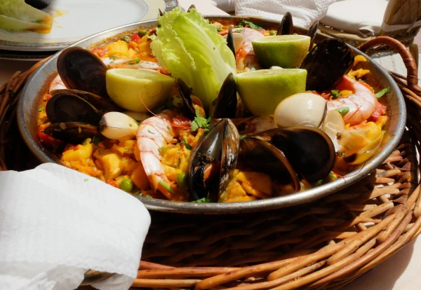 Паэлья с морепродуктами 
