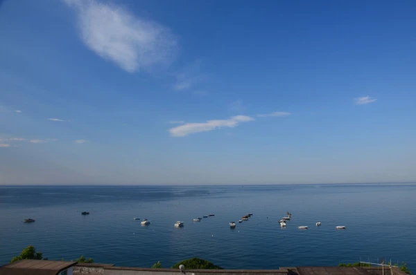 Вид с балкона : море...