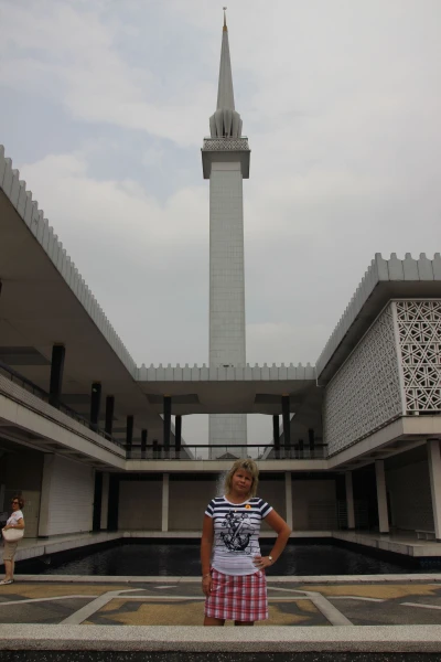 Куала-Лумпур. Национальная мечеть (Masjid Negara). 