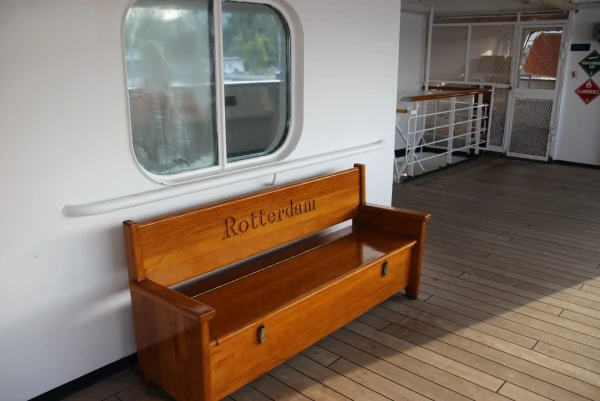 MS Rotterdam. Присесть что ли....