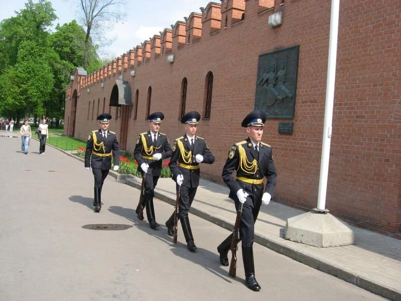 Смена почетного караула