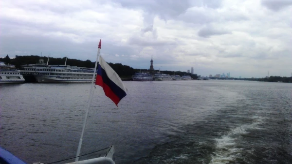 Так провожают пароходы...