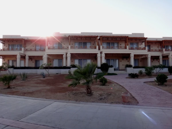 Корпуса отеля Sheraton sea veiw 