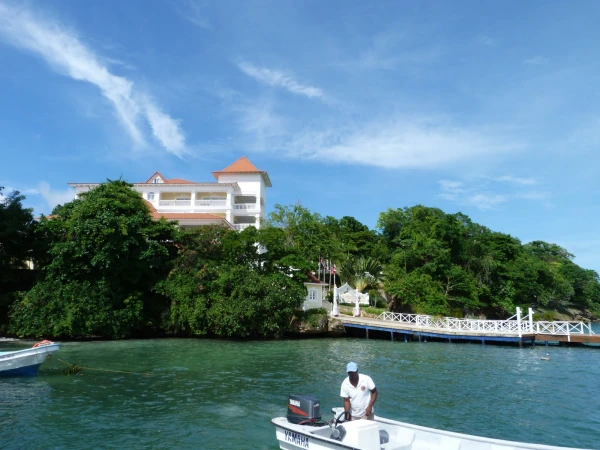 Причал отеля Gran Bahia