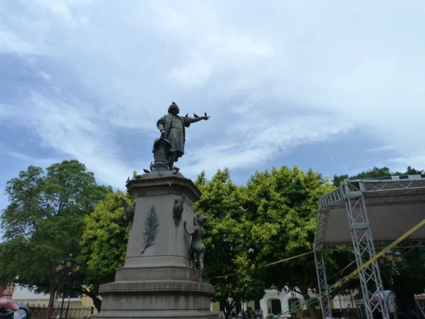 Памятник Колумбу