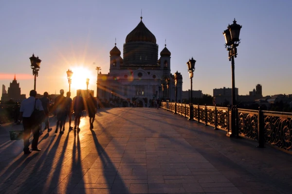 Патриарший мост. Храм Христа Спасителя