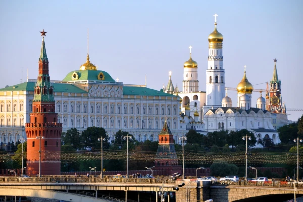 Патриарший мост. Вид на Кремль