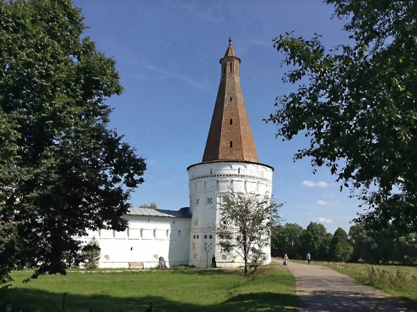Дорожка к озеру