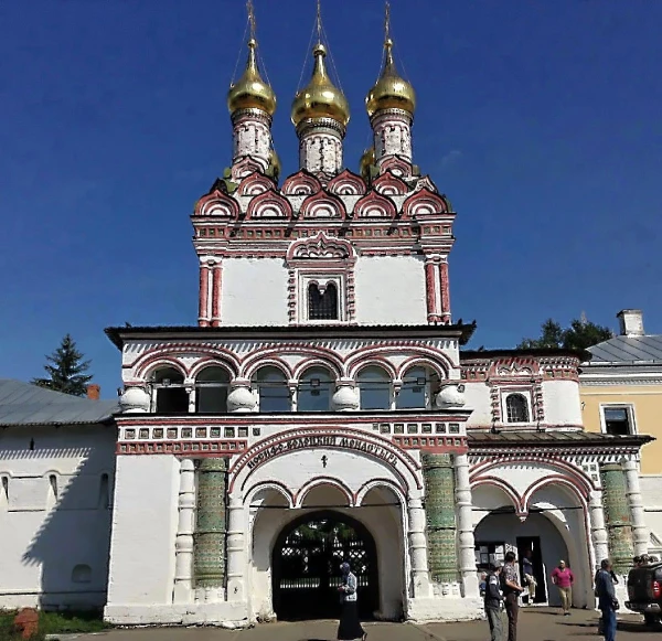 Надвратная церковь