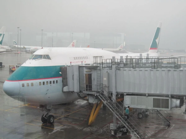 Достопочтенная а-к "Cathay Pacific" - партнеры S7, члены альянса "One World".