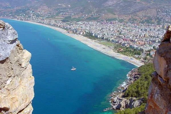 Вид с крепости на пляж Клеопатра
