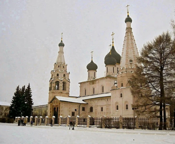 Церковь Ильи Пророка на центральной площади