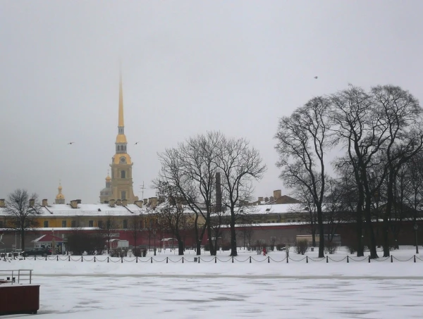 Петропавловская крепость - вид от Кронверкского пролива