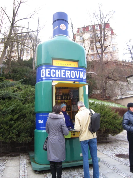 Знаменитая "Бехеровка" (ликёр на травах)