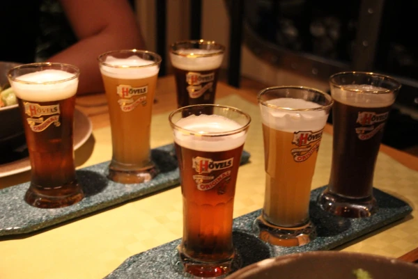 Ужин в корабельной пивоварне Brauhaus.