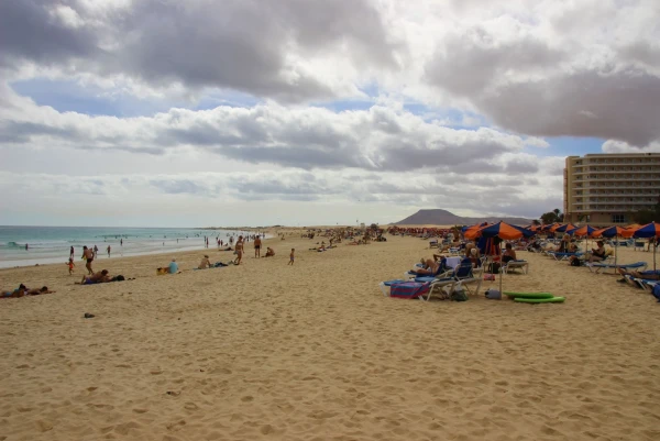 о. Фуэртевентура. Пляж Corralejo Grandes Playas La Oliva.