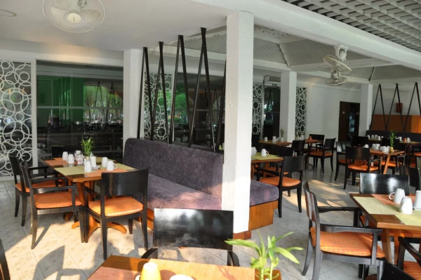 ресторан корпуса 4*
