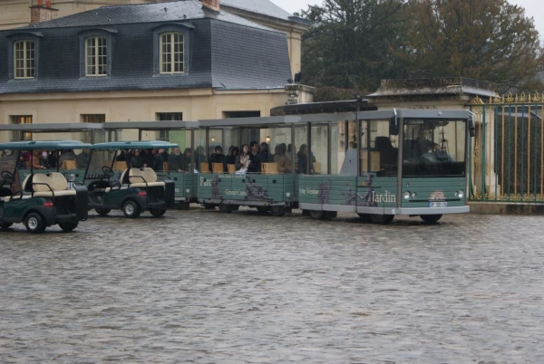Наш паровоз по Parc de Versailles...