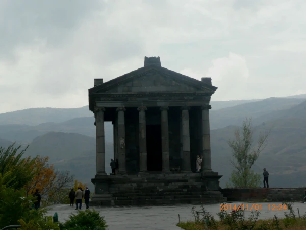 Гарни