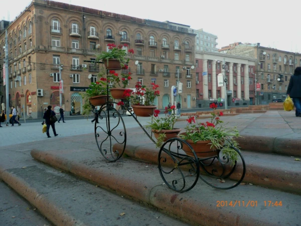 На улицах Еревана