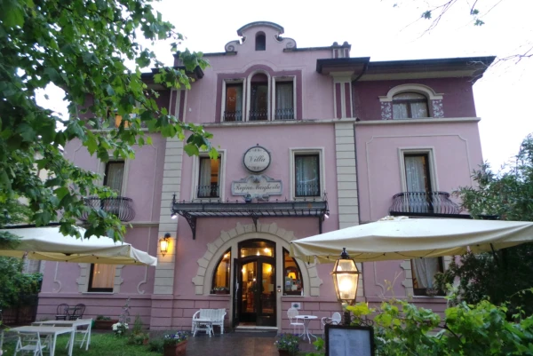 Отель VILLA REGINA MARGHERITA 