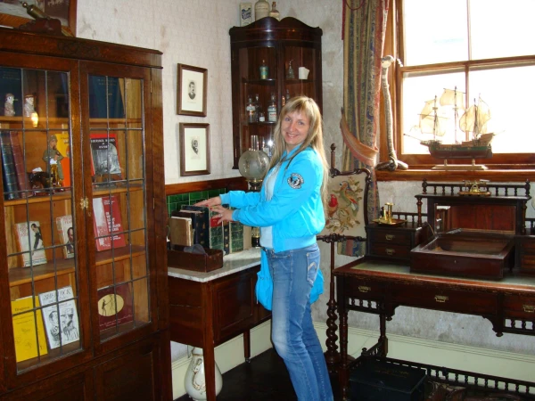 Для сравнения: Scherlock Holmes Museum, London