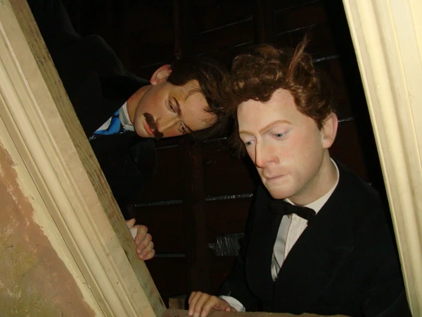 Для сравнения: Scherlock Holmes Museum, London