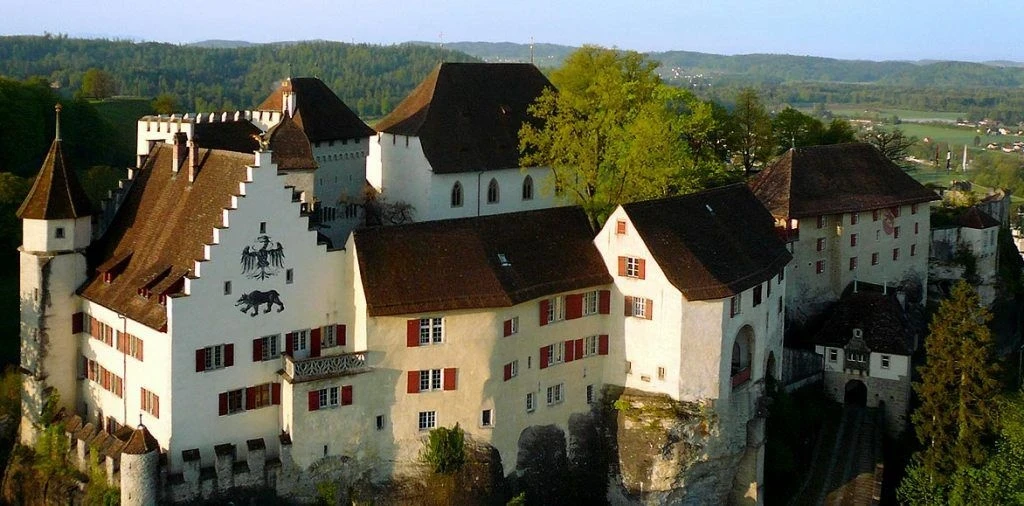 Замок Ленцбург (Schloss Lenzburg)