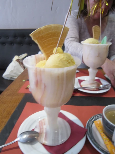 Мороженое и кофе