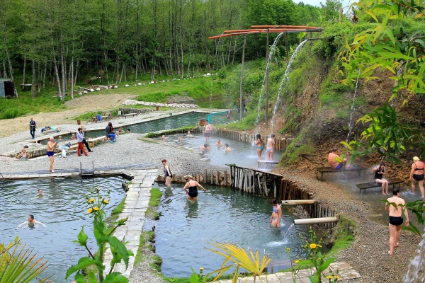 Горячие источники в с. Кындыг