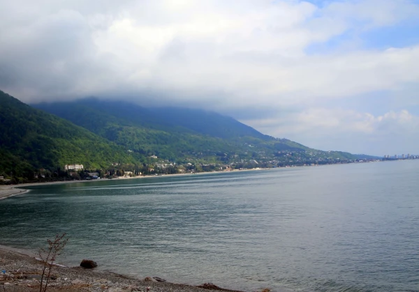 Море в Гаграх)