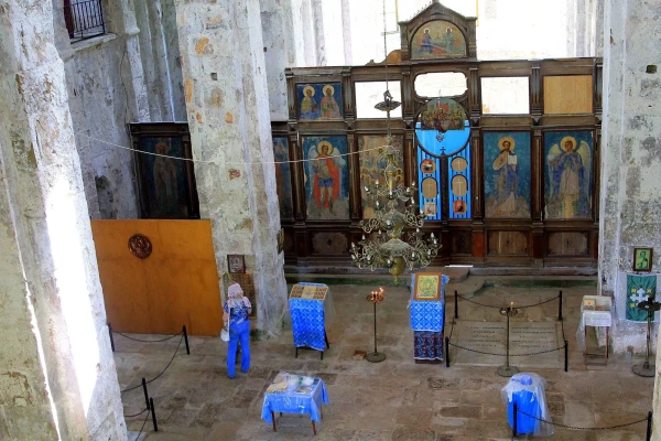 В соборе