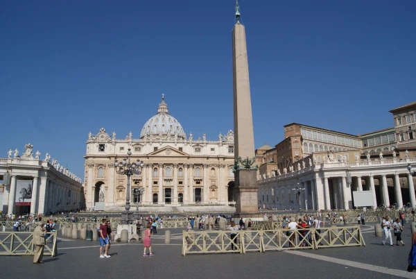 Ватикан, Piazza San Pietro