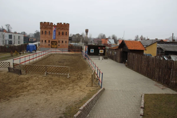 Отель Nesselbeck 4*. Рыцарское ристалище. Стрельбище.