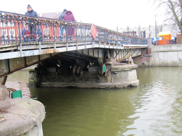 Медовый мост (нем.Honigbrücke).
