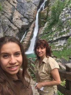 У водопада Савица