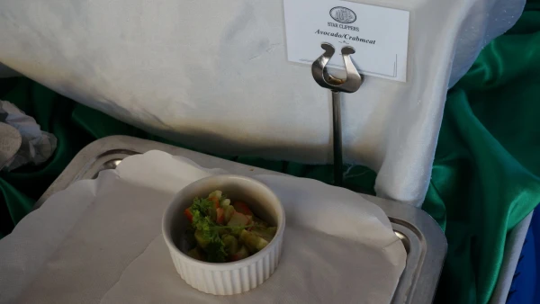 Очень вкусный салатик из авокадо и крабового мяса