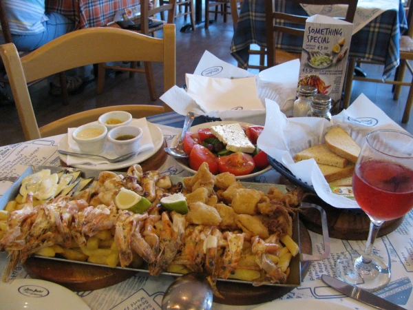 Любимый ресторанчик Ocean Basket. Расположен буквально через дорогу с отелем в ресторанном дворике