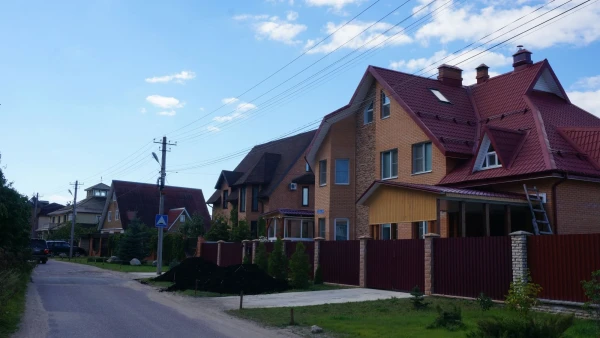 Окрестности...все домики - не простые)))