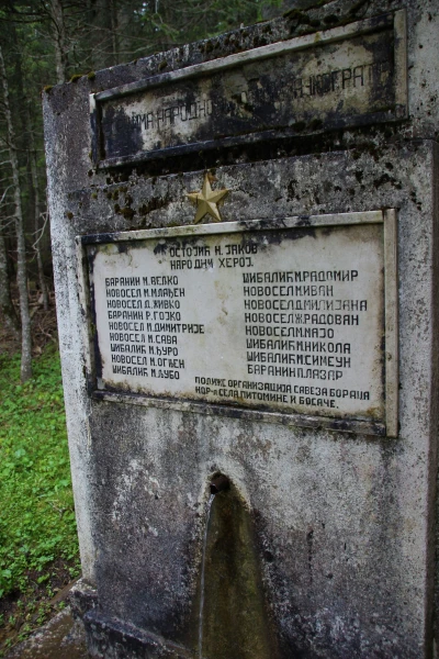 Памятник-родник борцам за свободу Черногории.