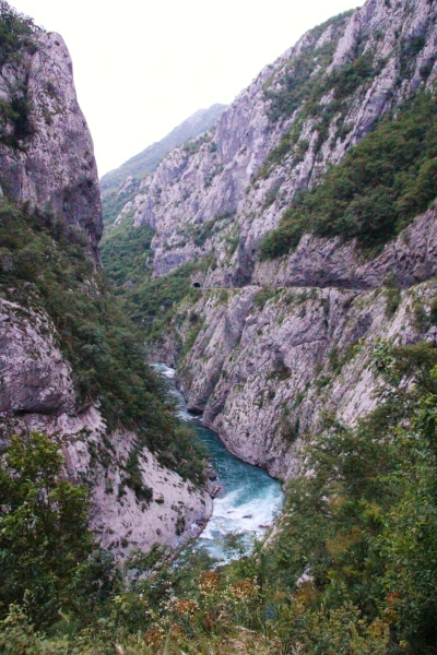 Каньон реки Морача. В ущелье Платийе (Platije). 